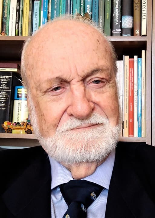  Dr. Marc Dourojeanni